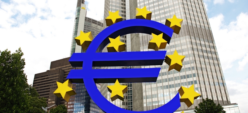 ECB cuts rates to 0.25% to stave off deflation risk