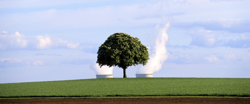 Carbon price collapse threatens the EU's climate agenda Carbon price collapse threatens the EU's climate agenda